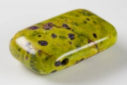 Stichtit/Serpentin A+ mit Lochung [ca.8x30x40 mm]