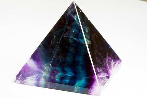 RegenbogenFluorit  Pyramide 60x60x60 mm